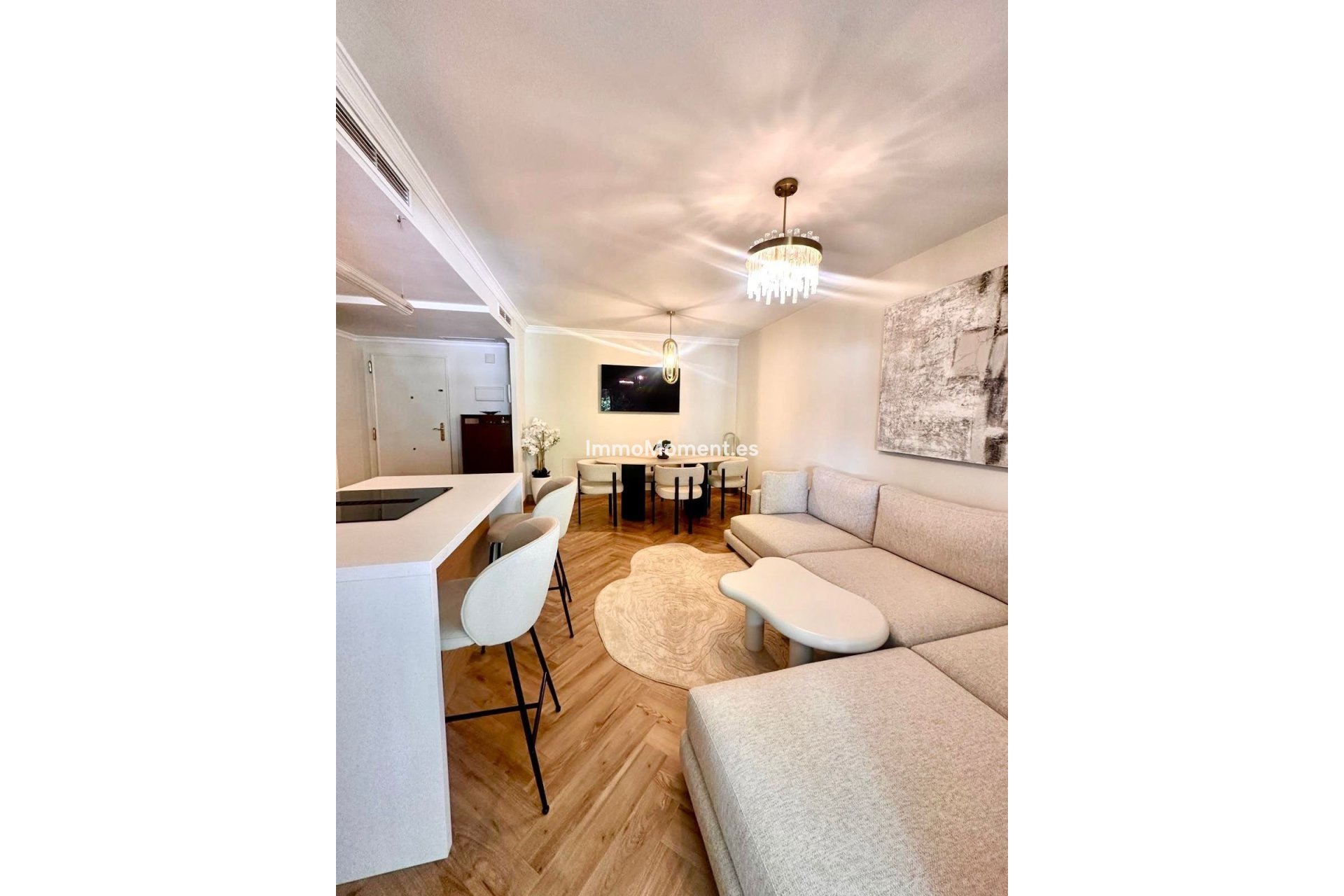 Resale - Apartment - Marbella - Nueva Andalucía