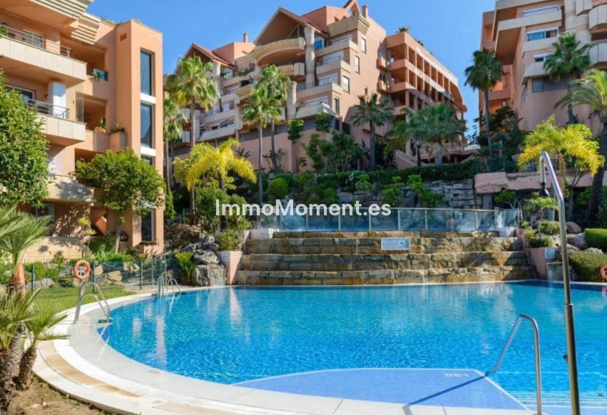 Resale - Apartment - Marbella - Nueva Andalucía