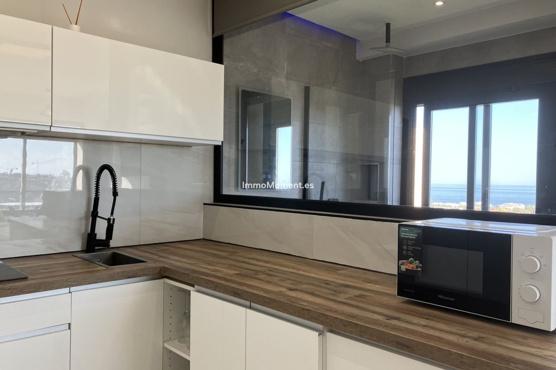 Resale - Apartment - Marbella - Nueva Andalucía