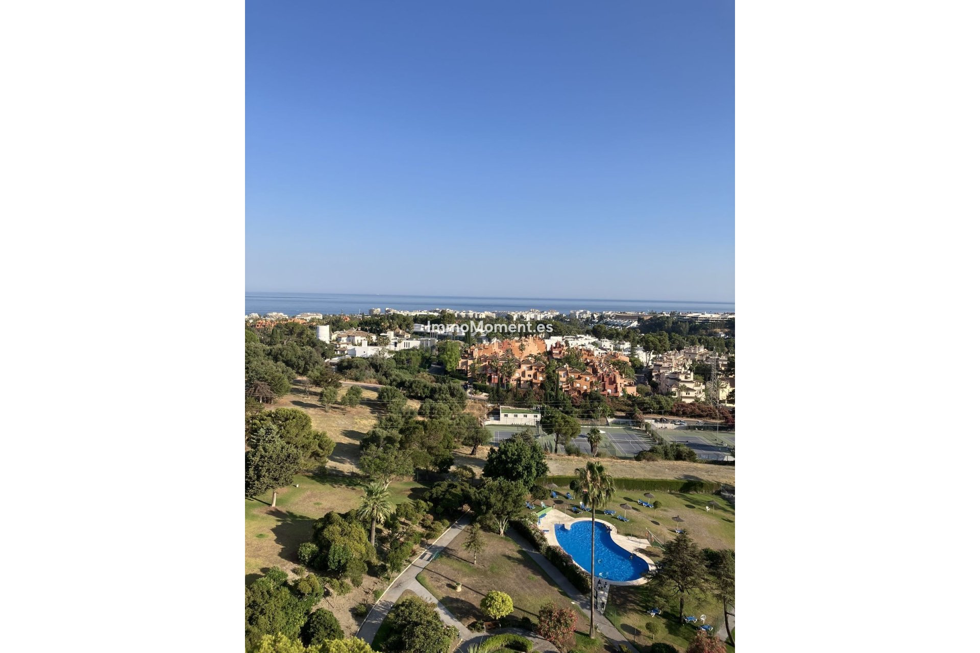 Resale - Apartment - Marbella - Nueva Andalucía