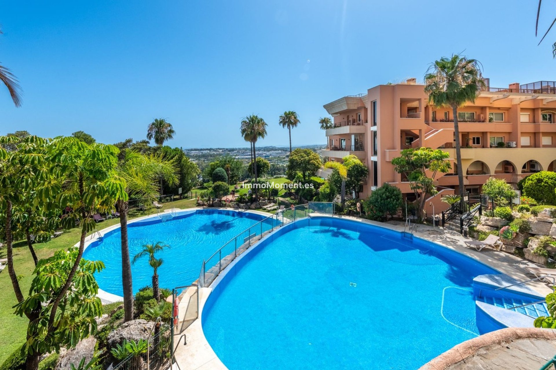 Resale - Apartment - Marbella - Nueva Andalucía