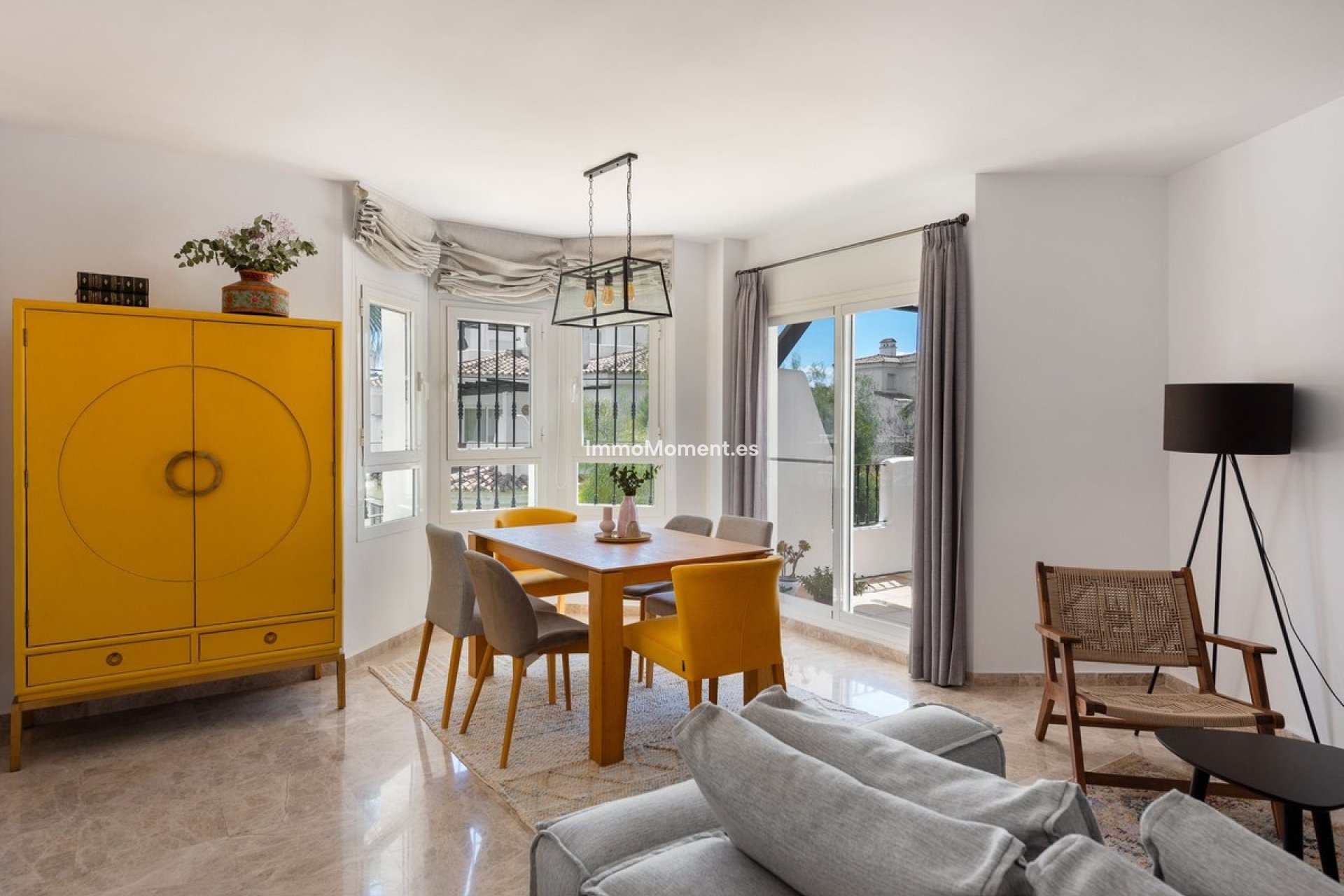 Resale - Apartment - Marbella - Nueva Andalucía
