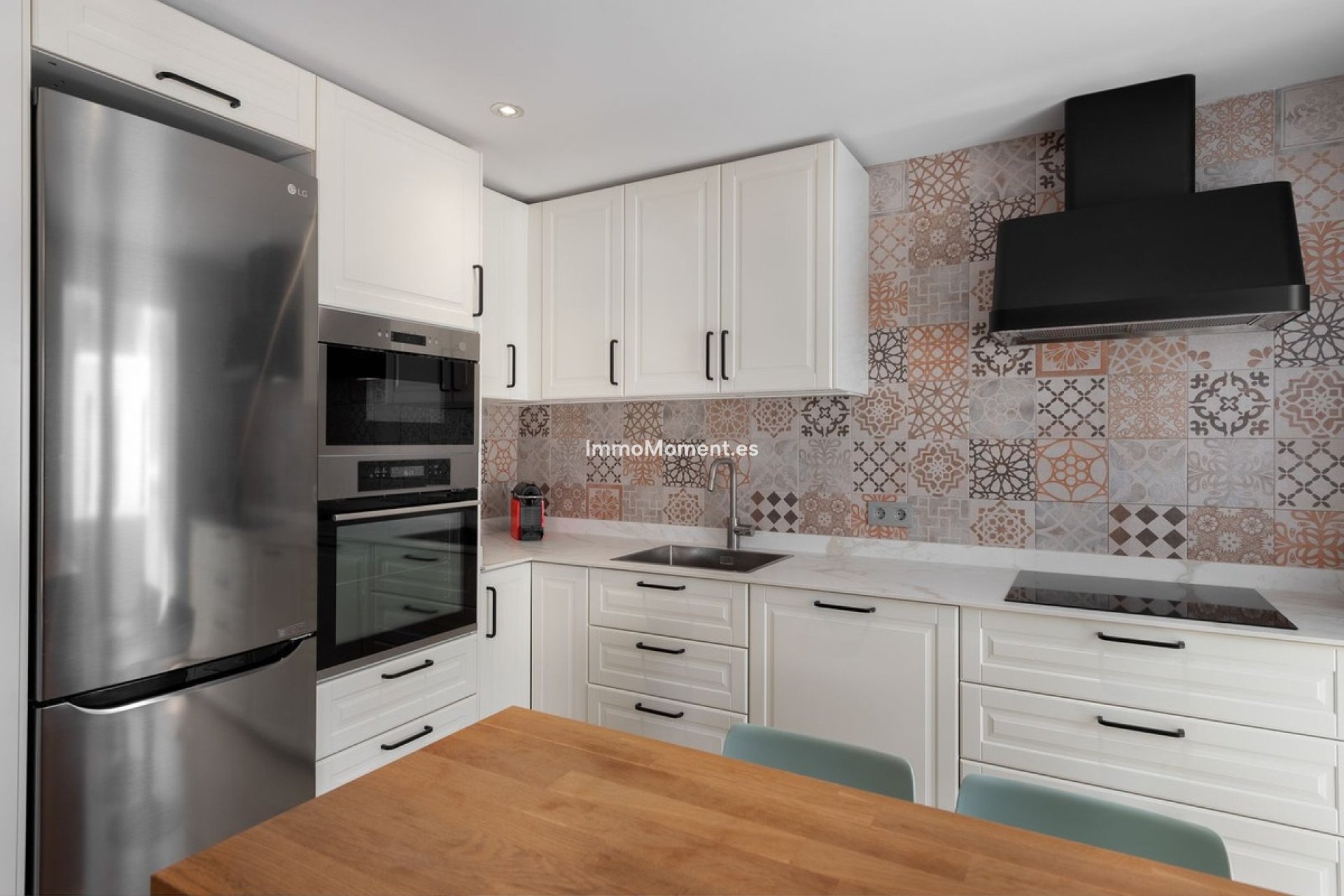 Resale - Apartment - Marbella - Nueva Andalucía