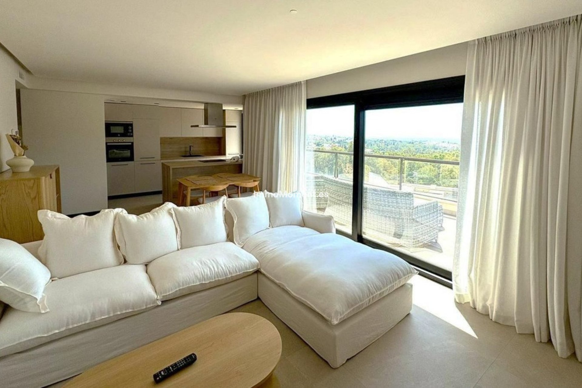 Resale - Apartment - Marbella - Nueva Andalucía