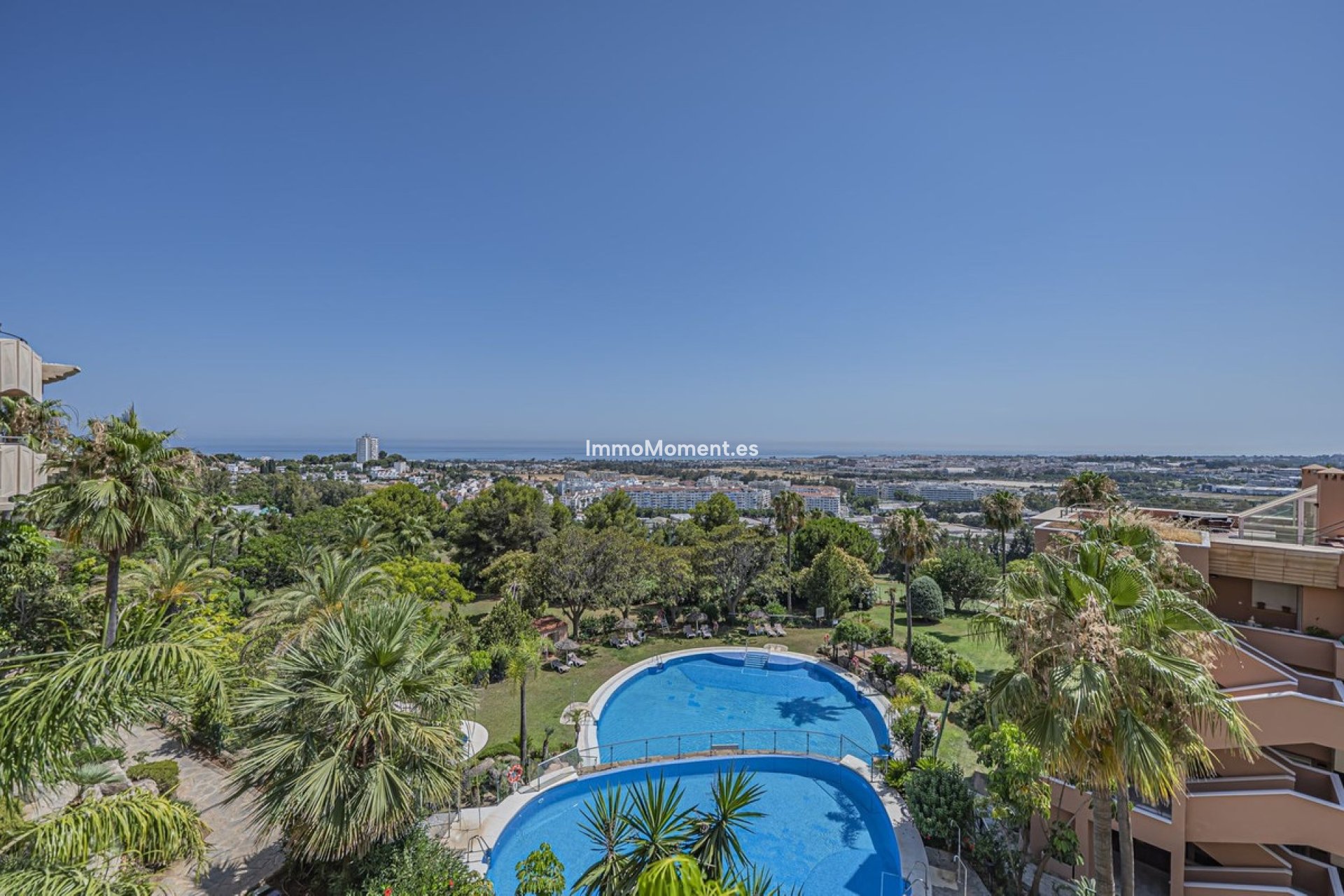 Resale - Apartment - Marbella - Nueva Andalucía