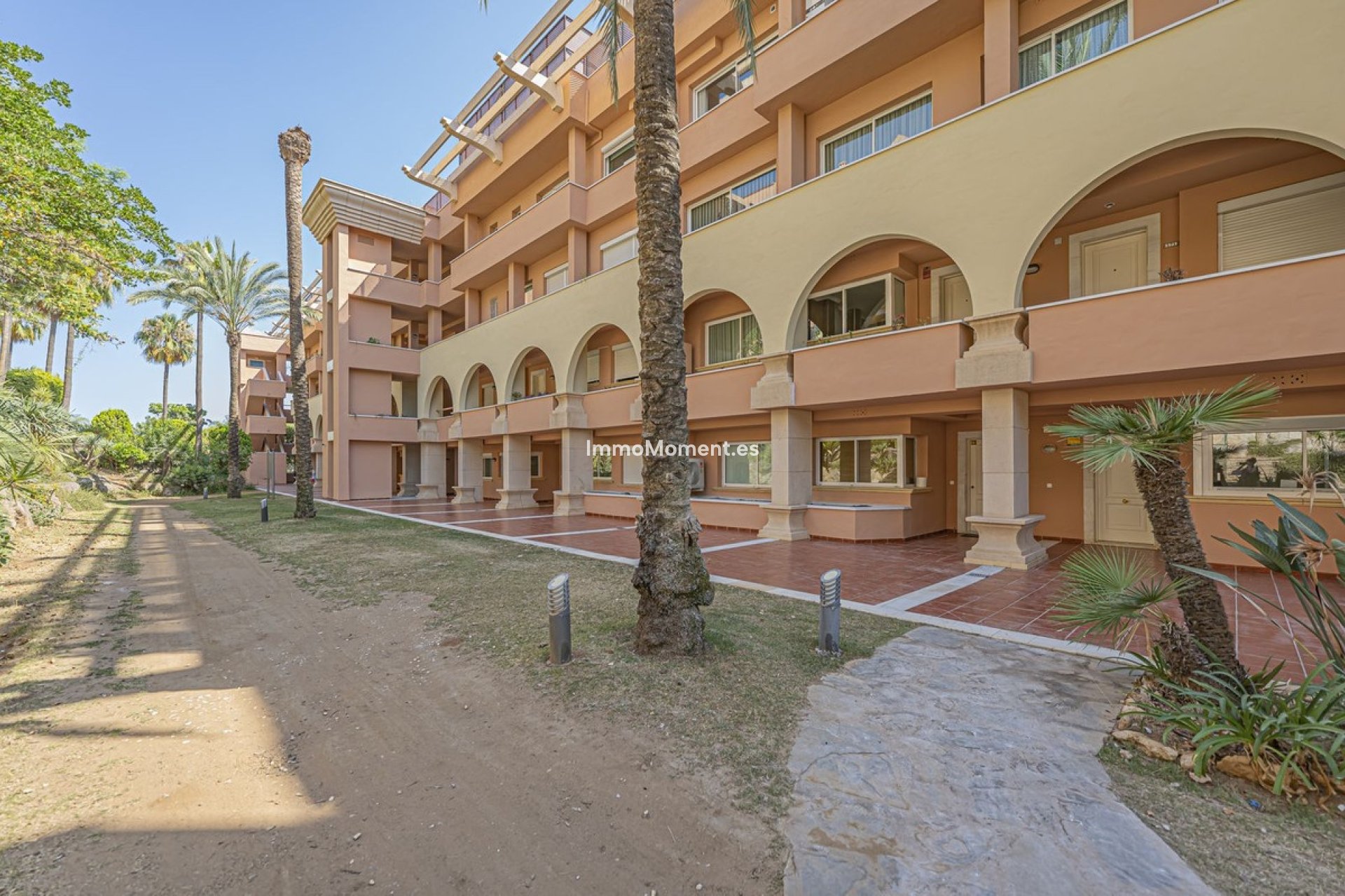 Resale - Apartment - Marbella - Nueva Andalucía