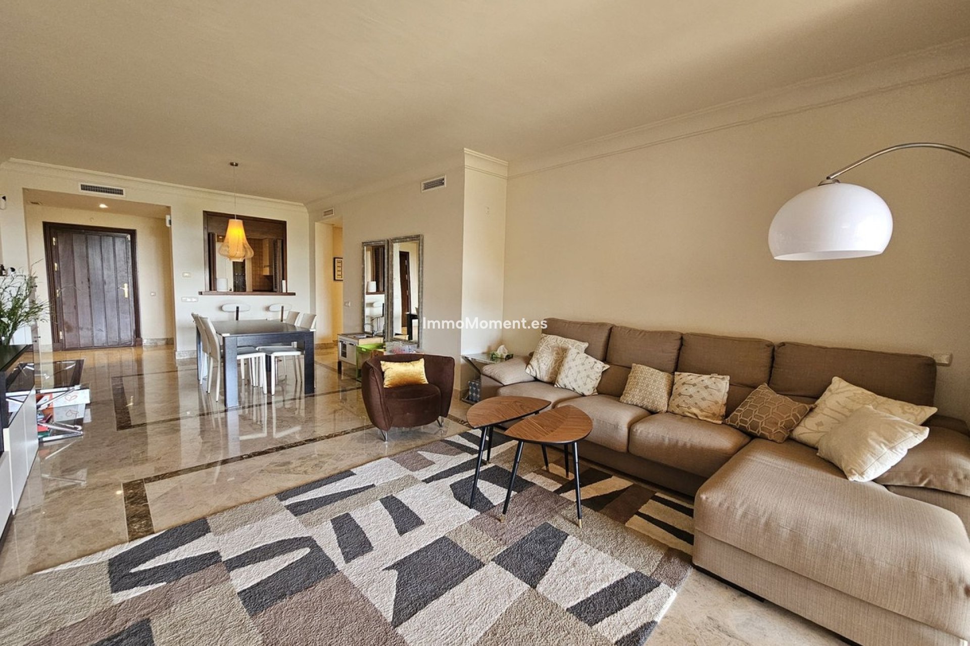 Resale - Apartment - Marbella - Nueva Andalucía