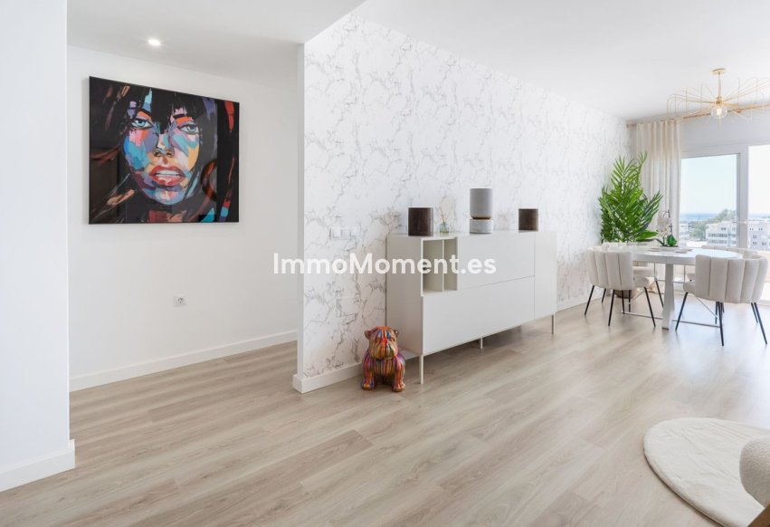 Resale - Apartment - Marbella - Nueva Andalucía