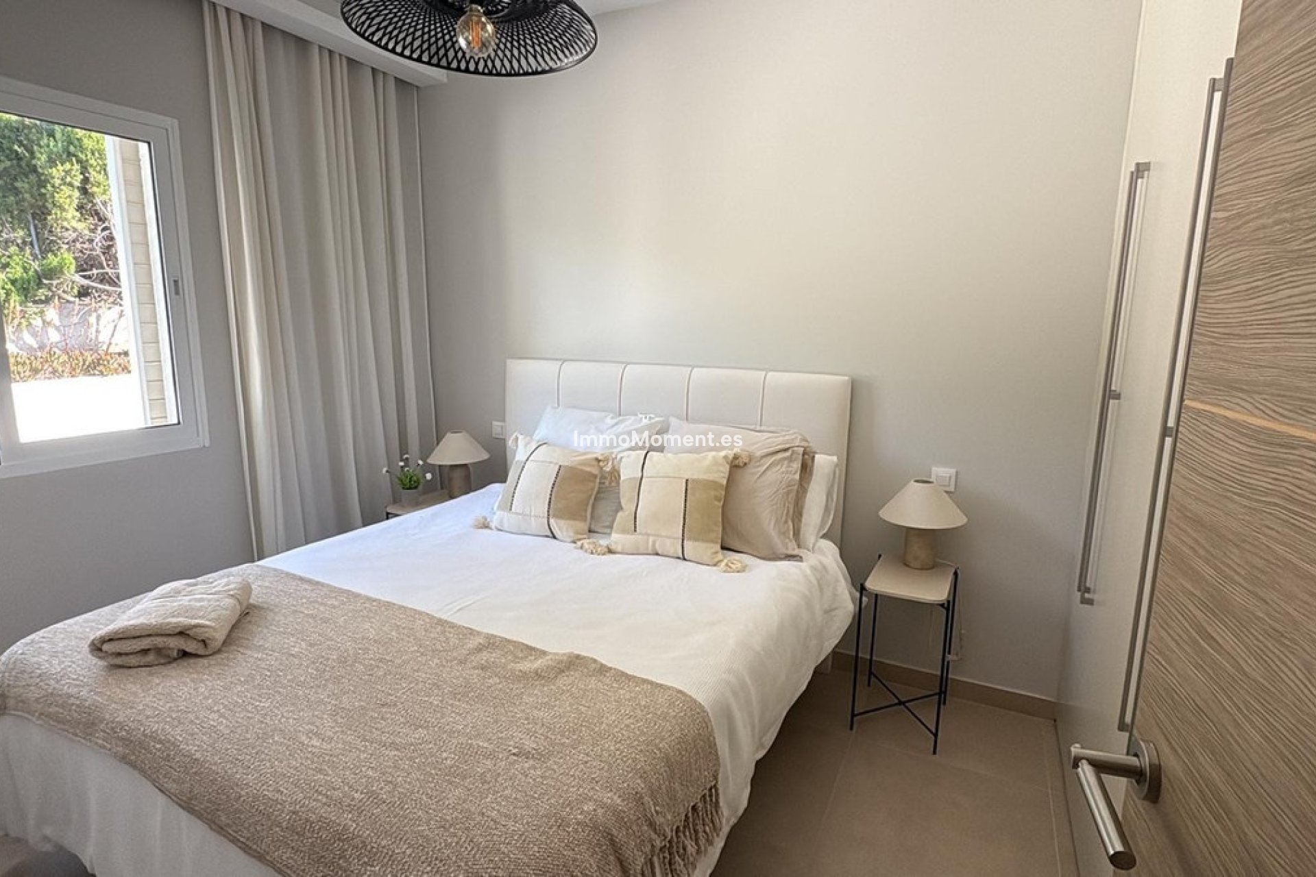 Resale - Apartment - Marbella - Nueva Andalucía