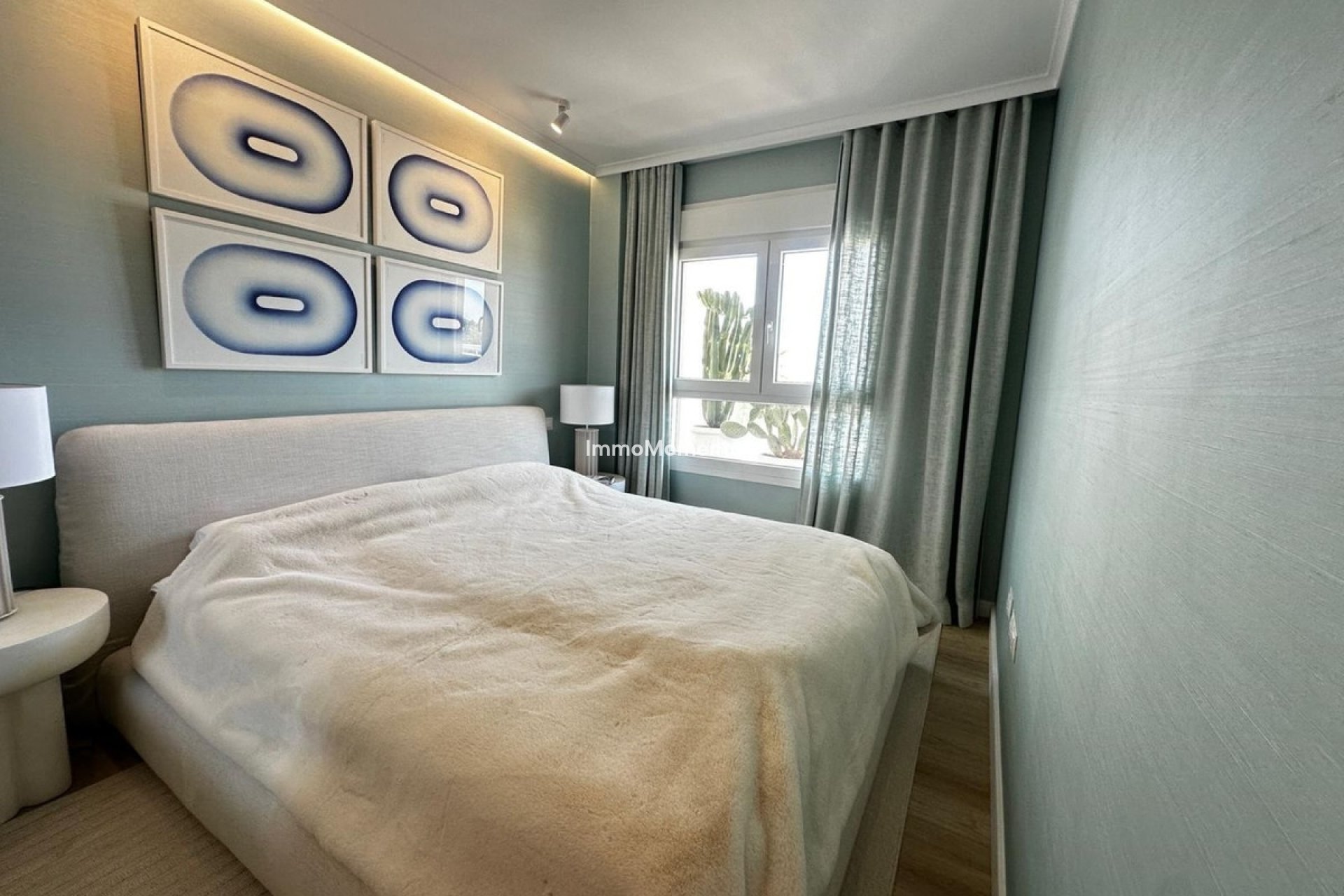 Resale - Apartment - Marbella - Nueva Andalucía
