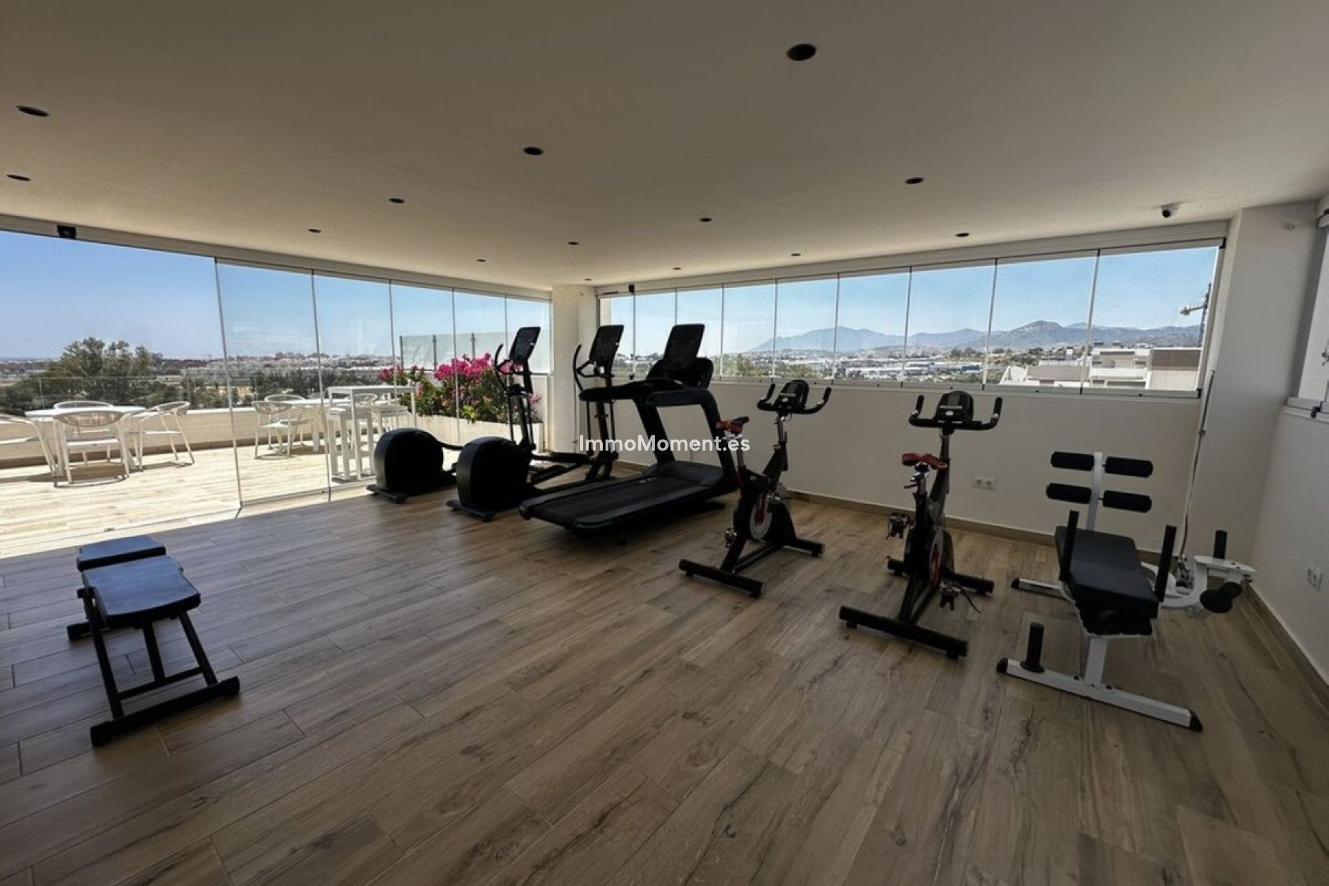 Resale - Apartment - Marbella - Nueva Andalucía
