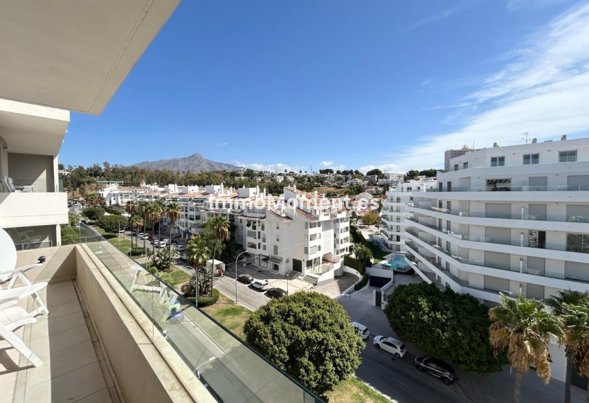 Resale - Apartment - Marbella - Nueva Andalucía