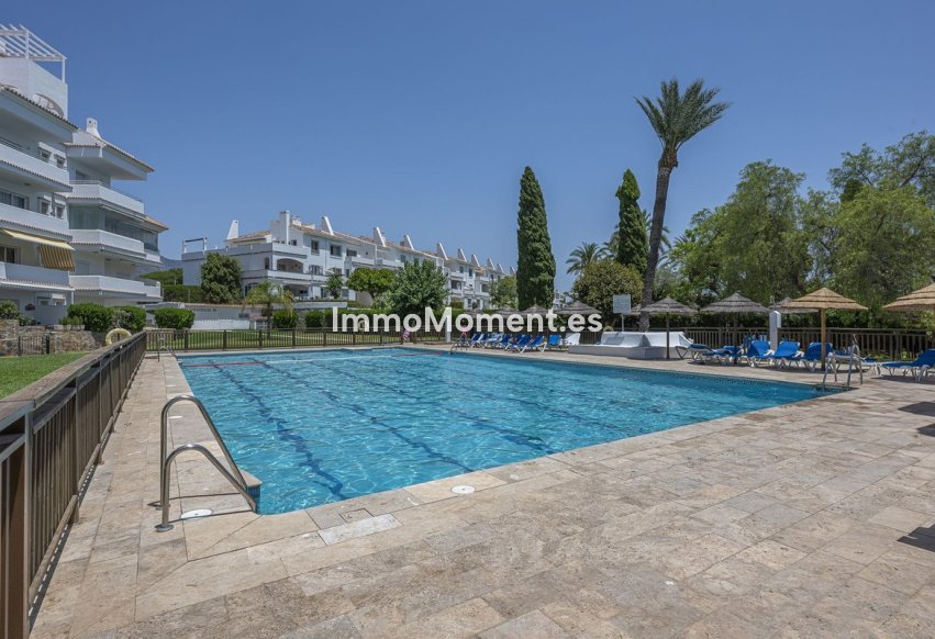 Resale - Apartment - Marbella - Nueva Andalucía