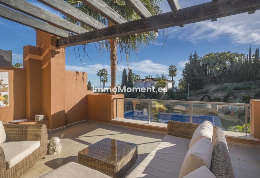 Resale - Apartment - Marbella - Nueva Andalucía