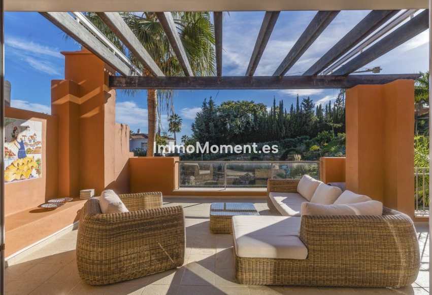 Resale - Apartment - Marbella - Nueva Andalucía