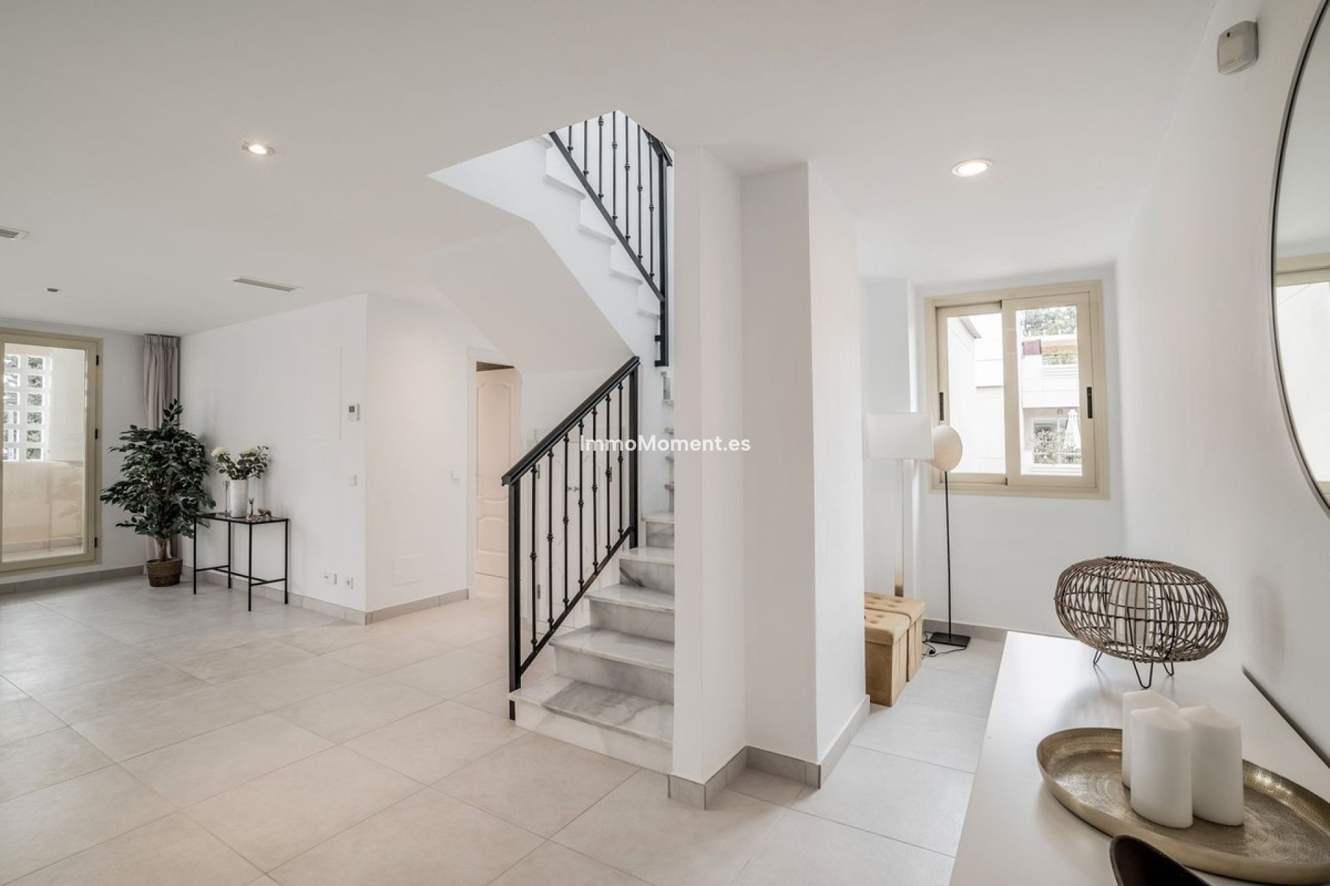 Resale - Apartment - Marbella - Nueva Andalucía