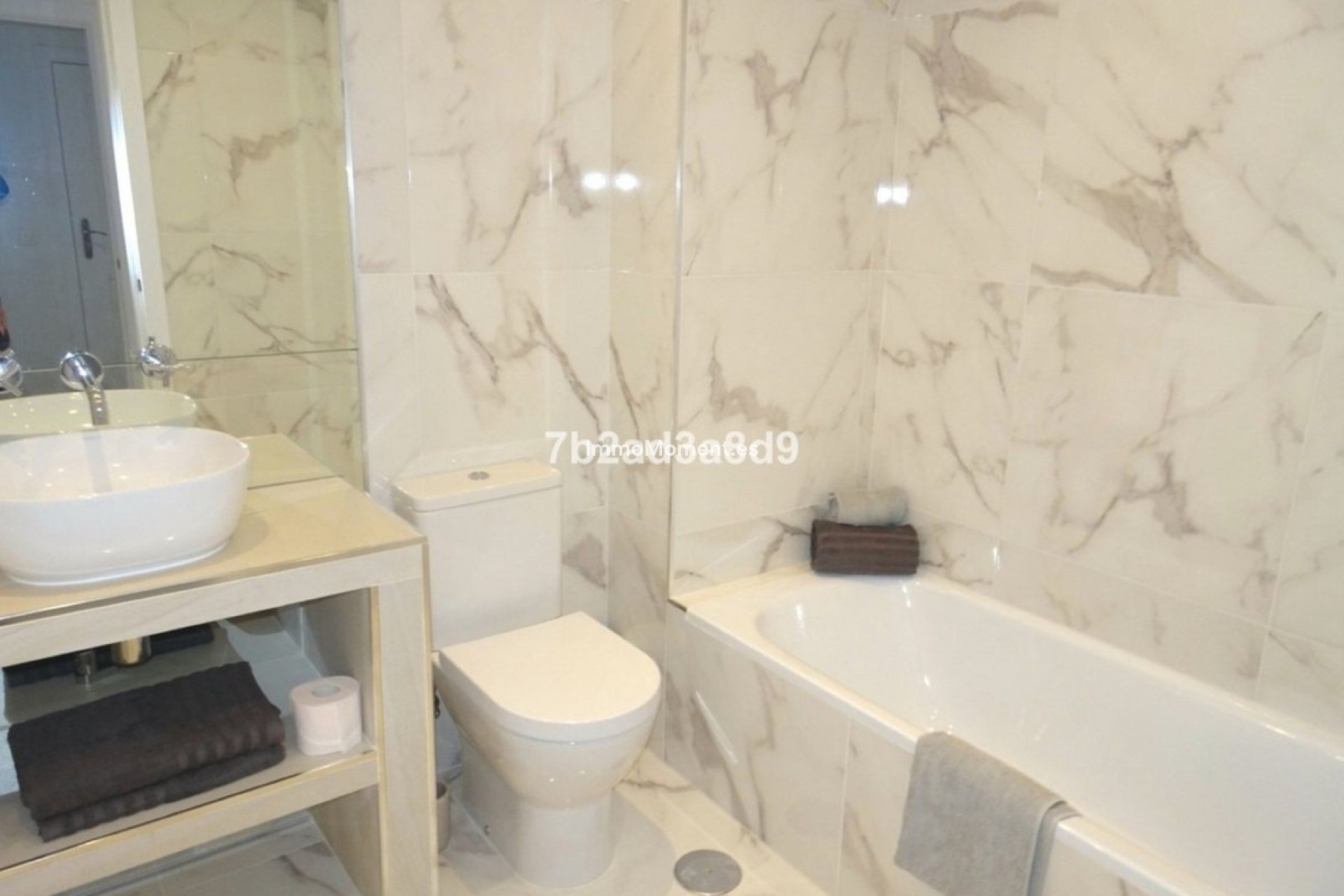 Resale - Apartment - Marbella - Nueva Andalucía
