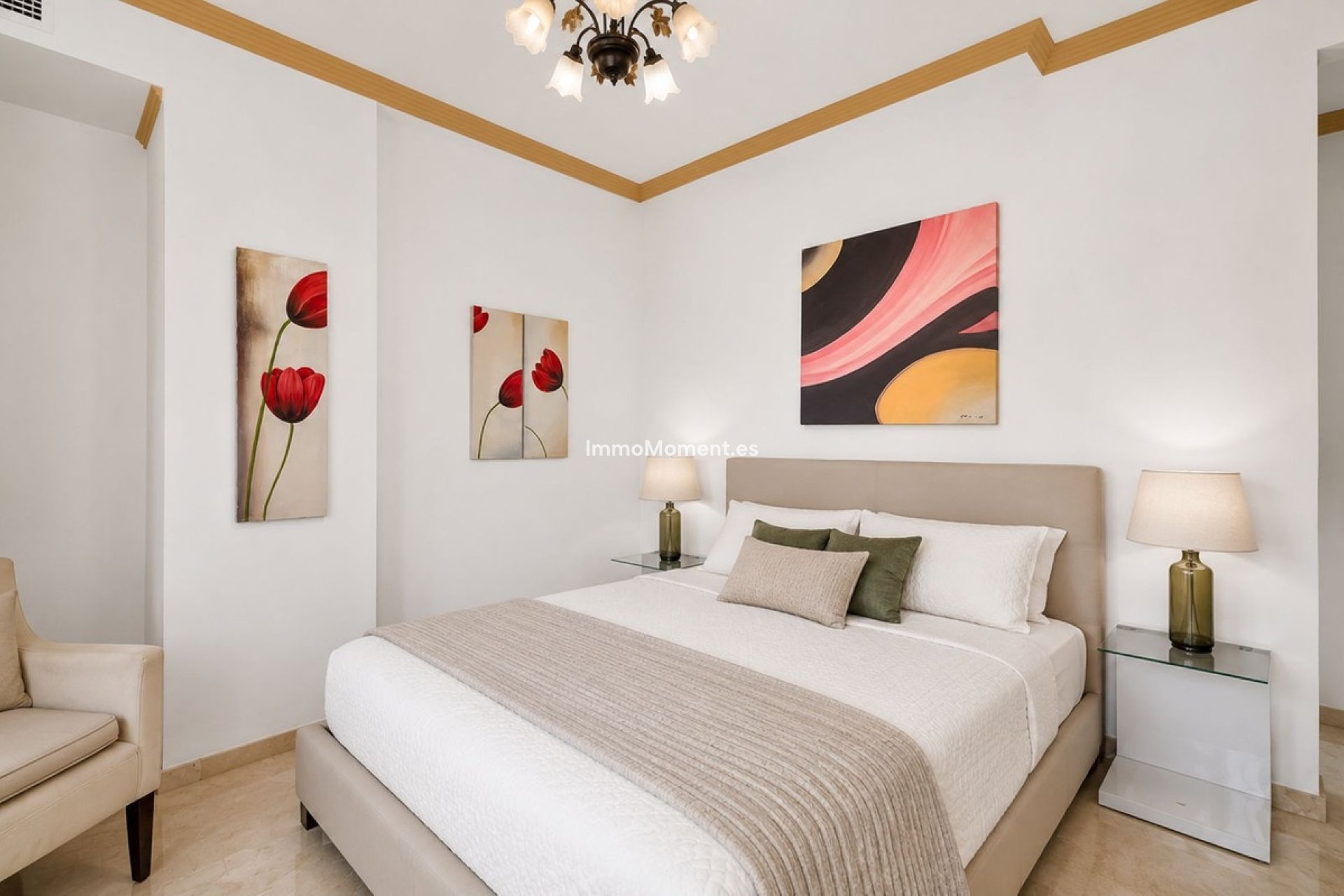 Resale - Apartment - Marbella - Nueva Andalucía
