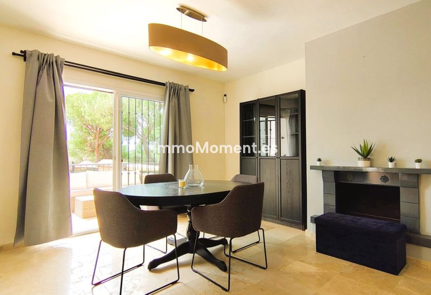 Resale - Apartment - Marbella - Nueva Andalucía