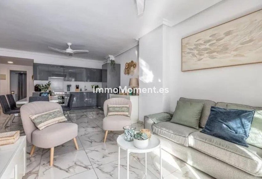 Resale - Apartment - Marbella - Nueva Andalucía