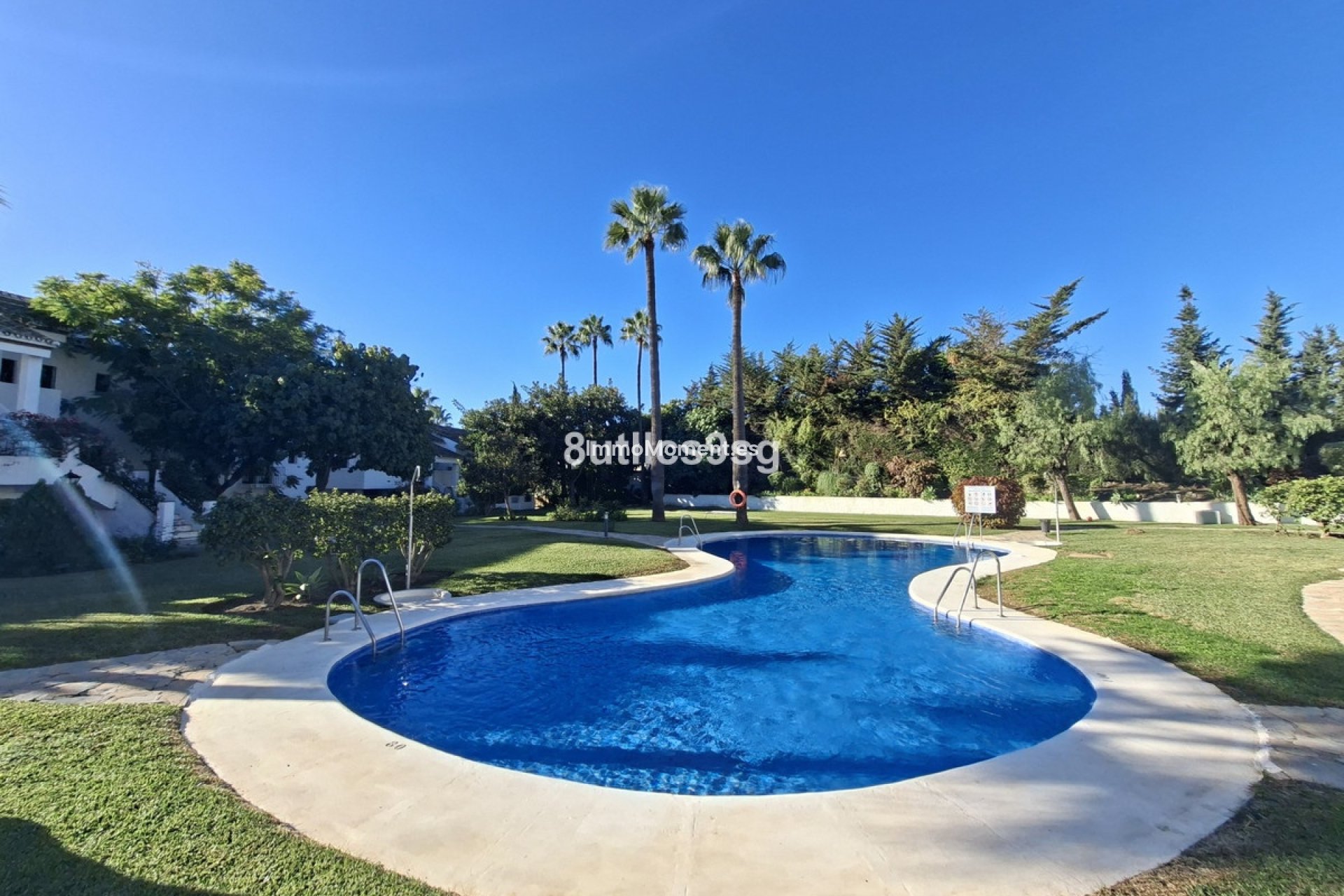 Resale - Apartment - Marbella - Nueva Andalucía