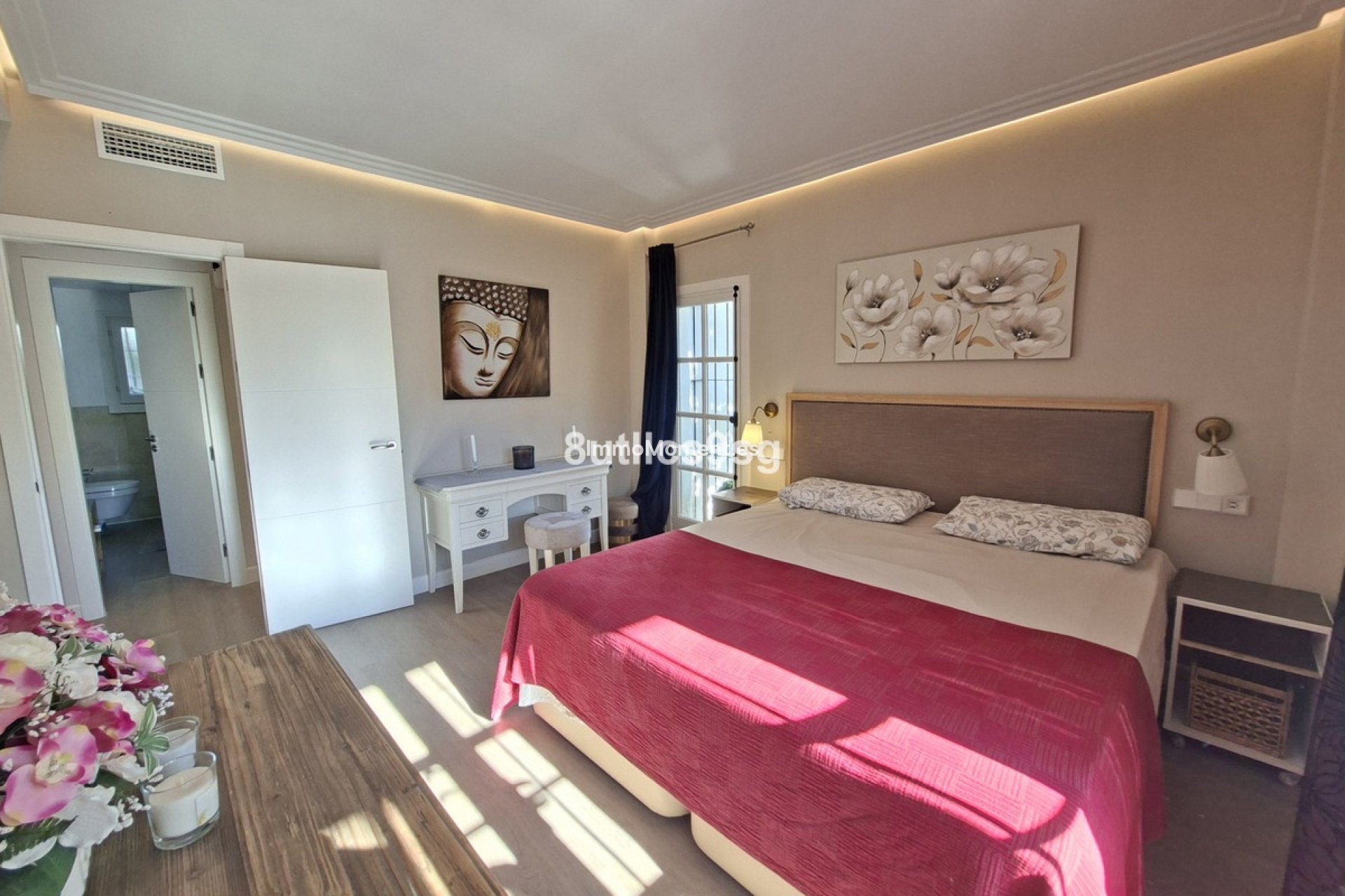 Resale - Apartment - Marbella - Nueva Andalucía