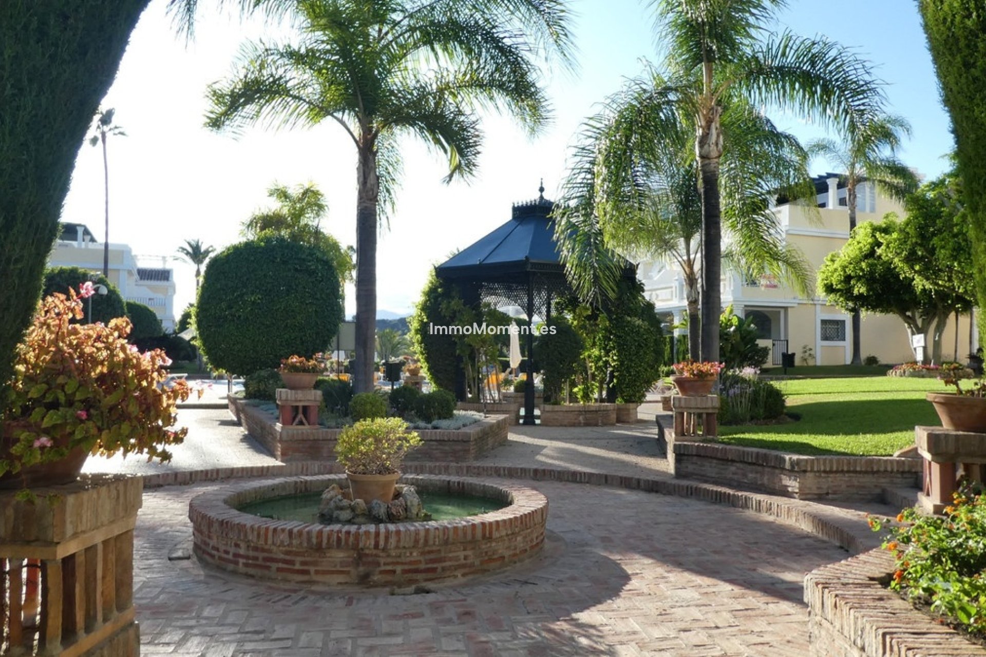 Resale - Apartment - Marbella - Nueva Andalucía