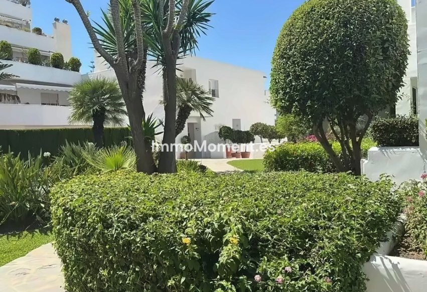 Resale - Apartment - Marbella - Nueva Andalucía