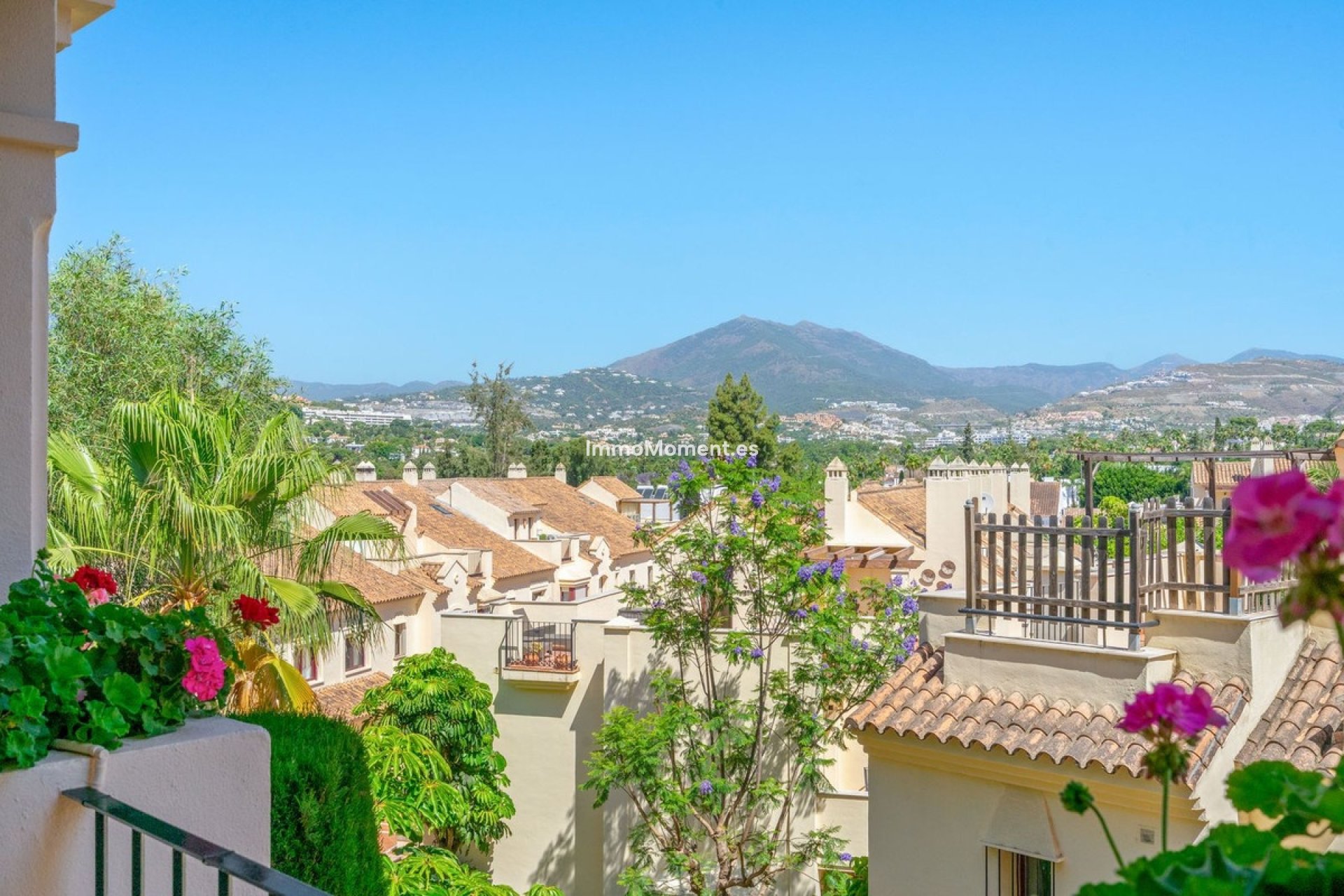 Resale - Apartment - Marbella - Nueva Andalucía