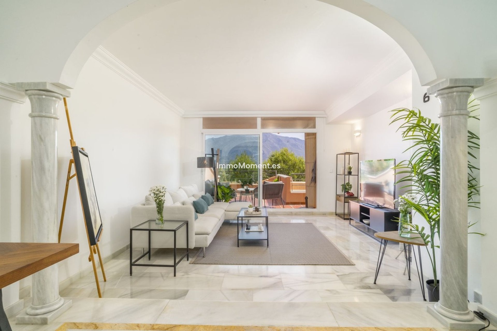 Resale - Apartment - Marbella - Nueva Andalucía