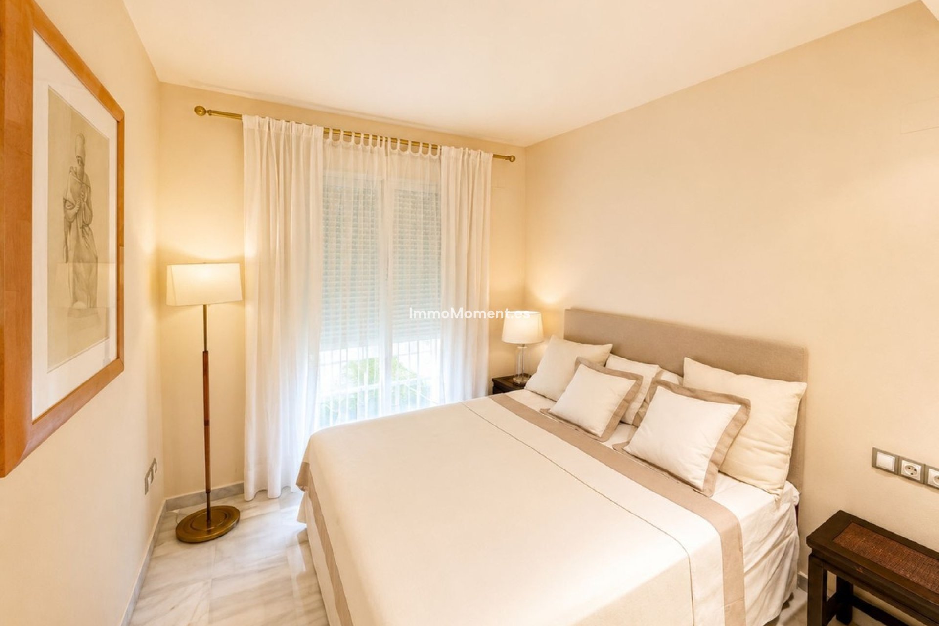 Resale - Apartment - Marbella - Nueva Andalucía