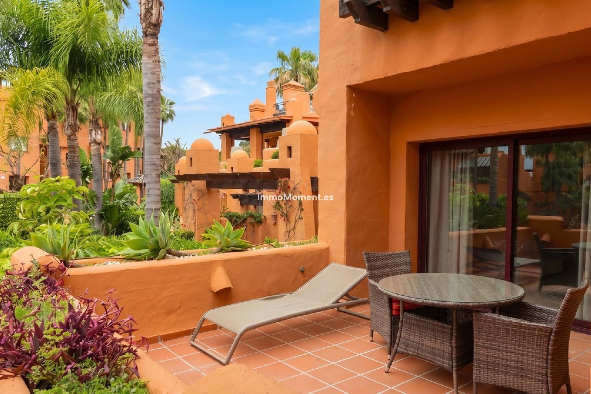 Resale - Apartment - Marbella - Nueva Andalucía