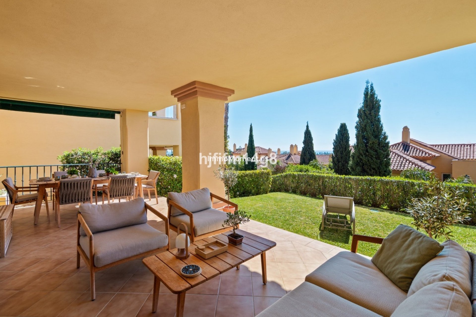 Resale - Apartment - Marbella - Nueva Andalucía