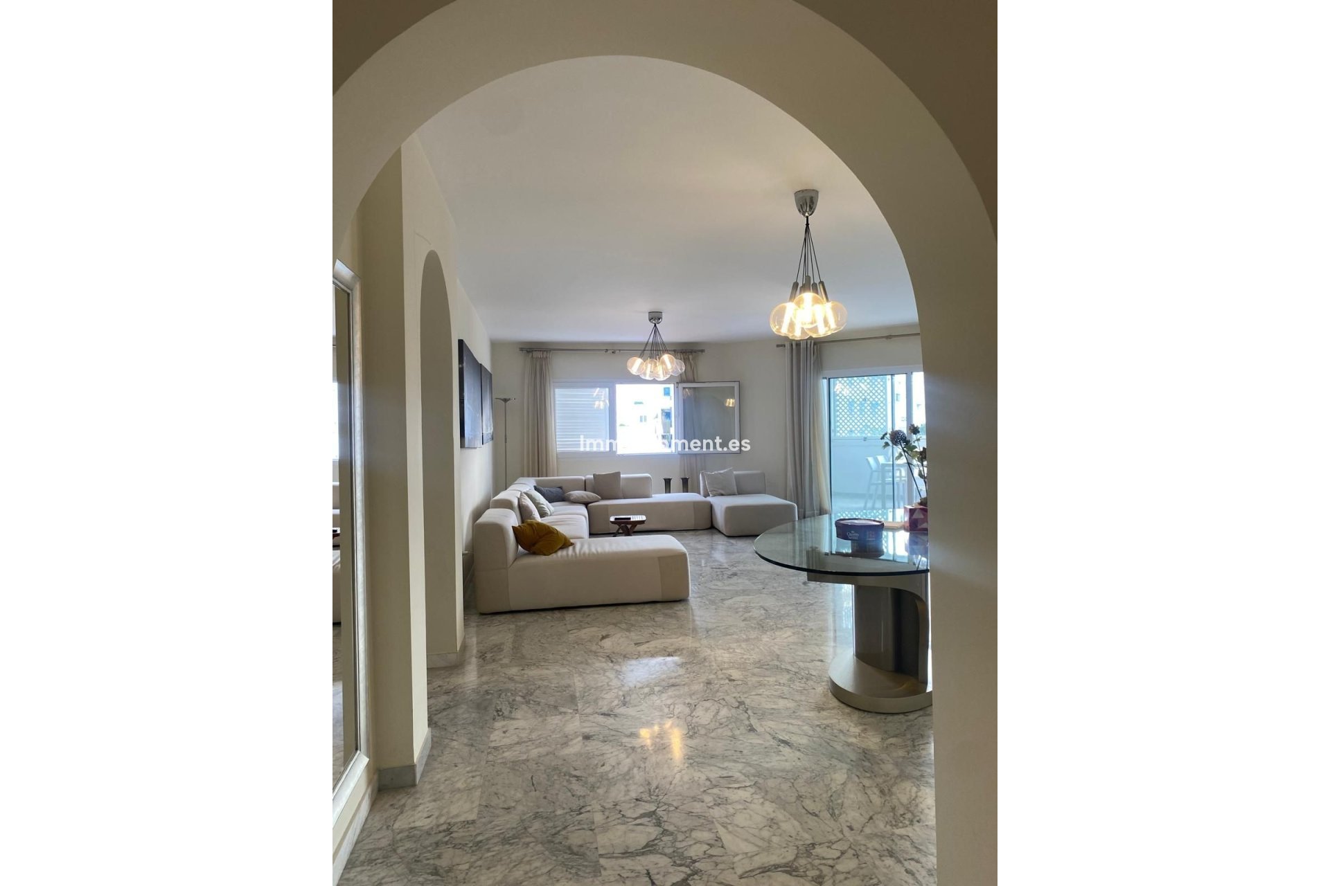 Resale - Apartment - Marbella - Puerto Banús