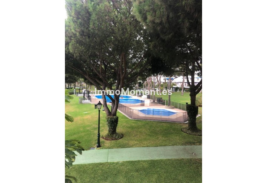 Resale - Apartment - Marbella - Puerto Banús