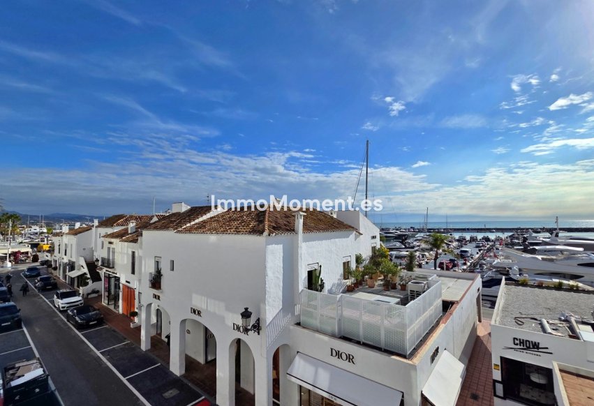 Resale - Apartment - Marbella - Puerto Banús