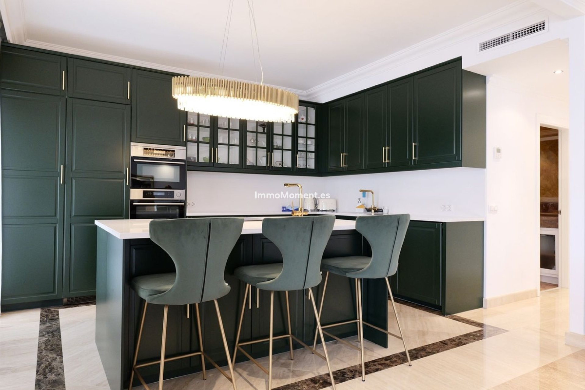 Resale - Apartment - Marbella - Puerto Banús