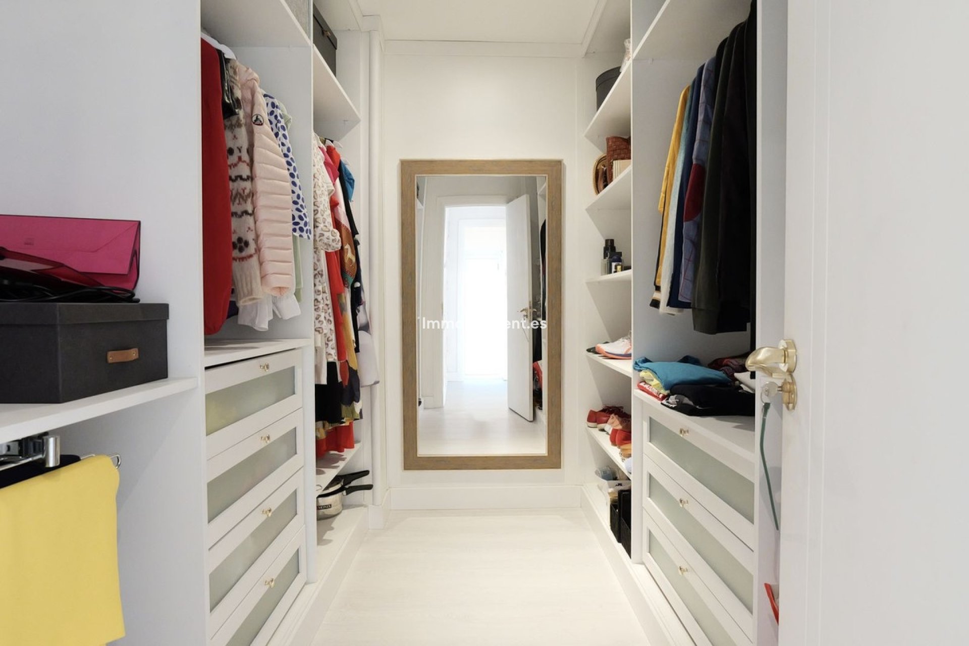 Resale - Apartment - Marbella - Puerto Banús