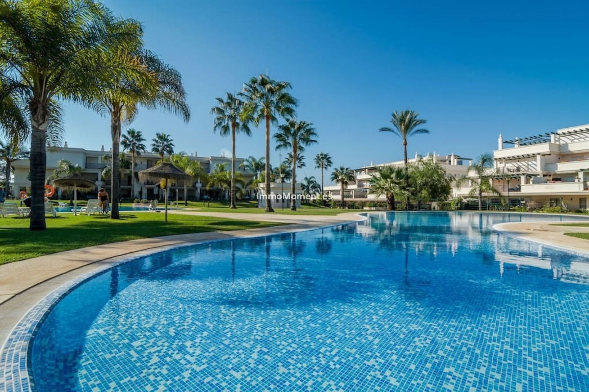Resale - Apartment - Marbella - Puerto Banús