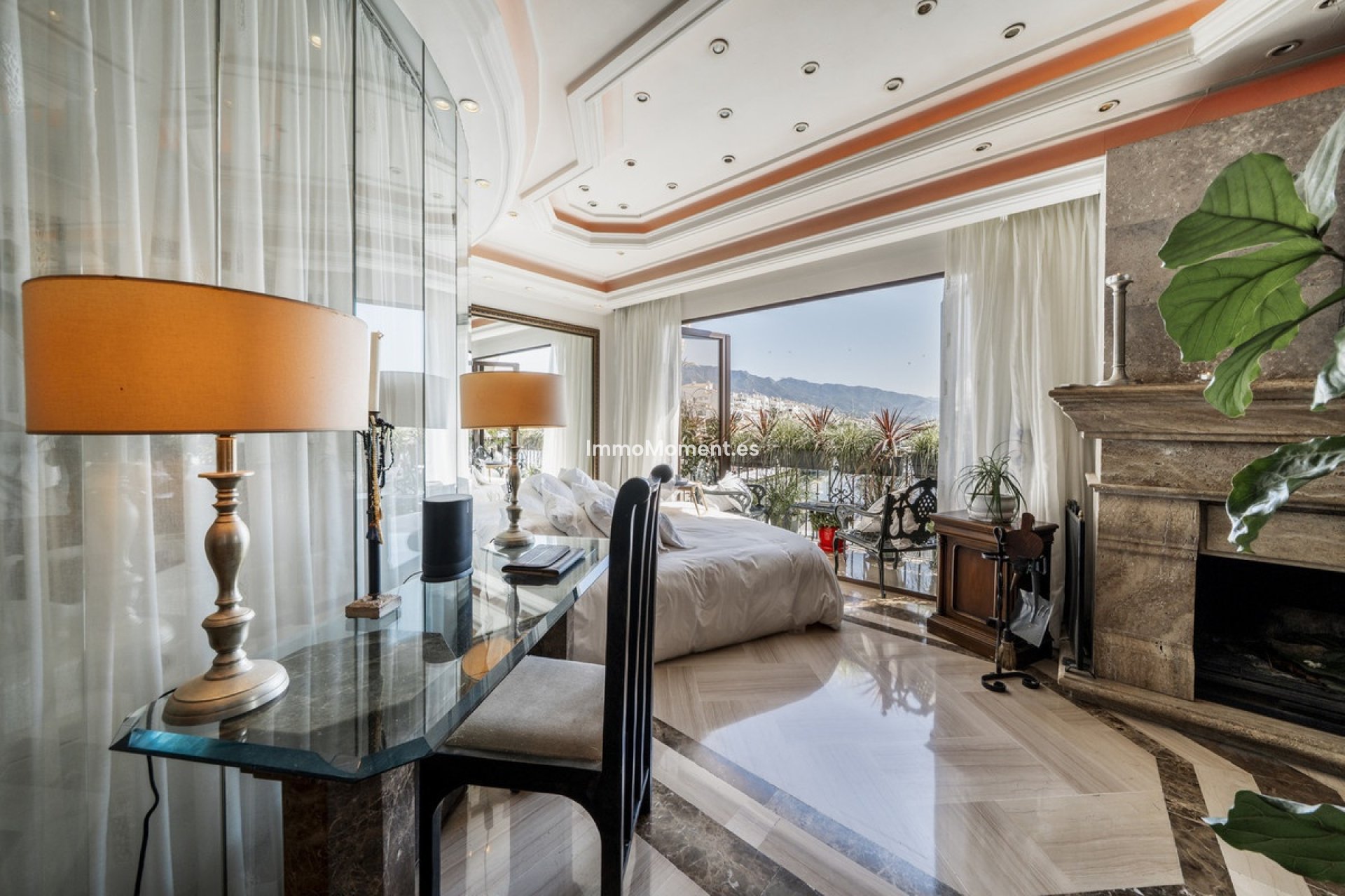 Resale - Apartment - Marbella - Puerto Banús