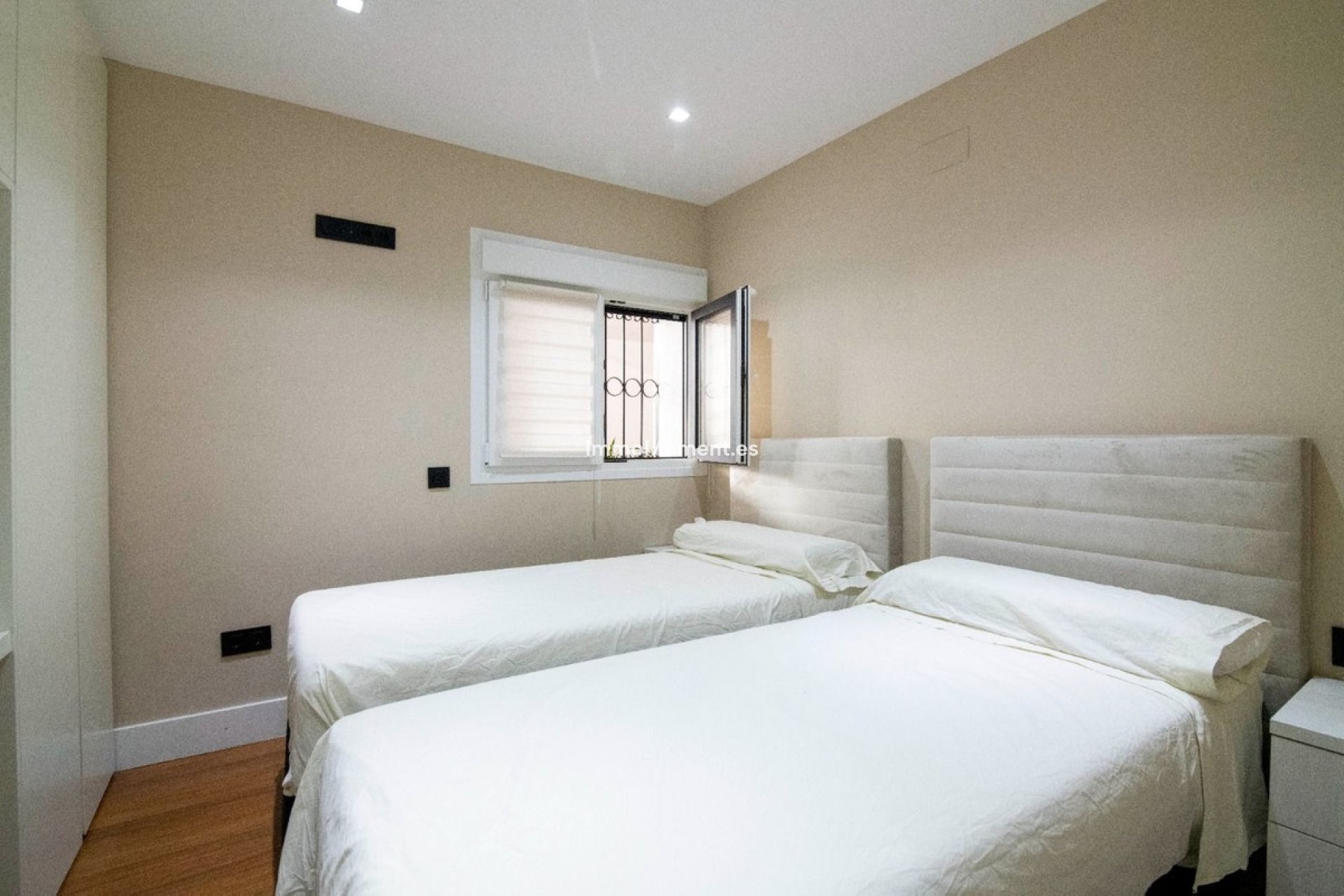 Resale - Apartment - Marbella - Puerto Banús