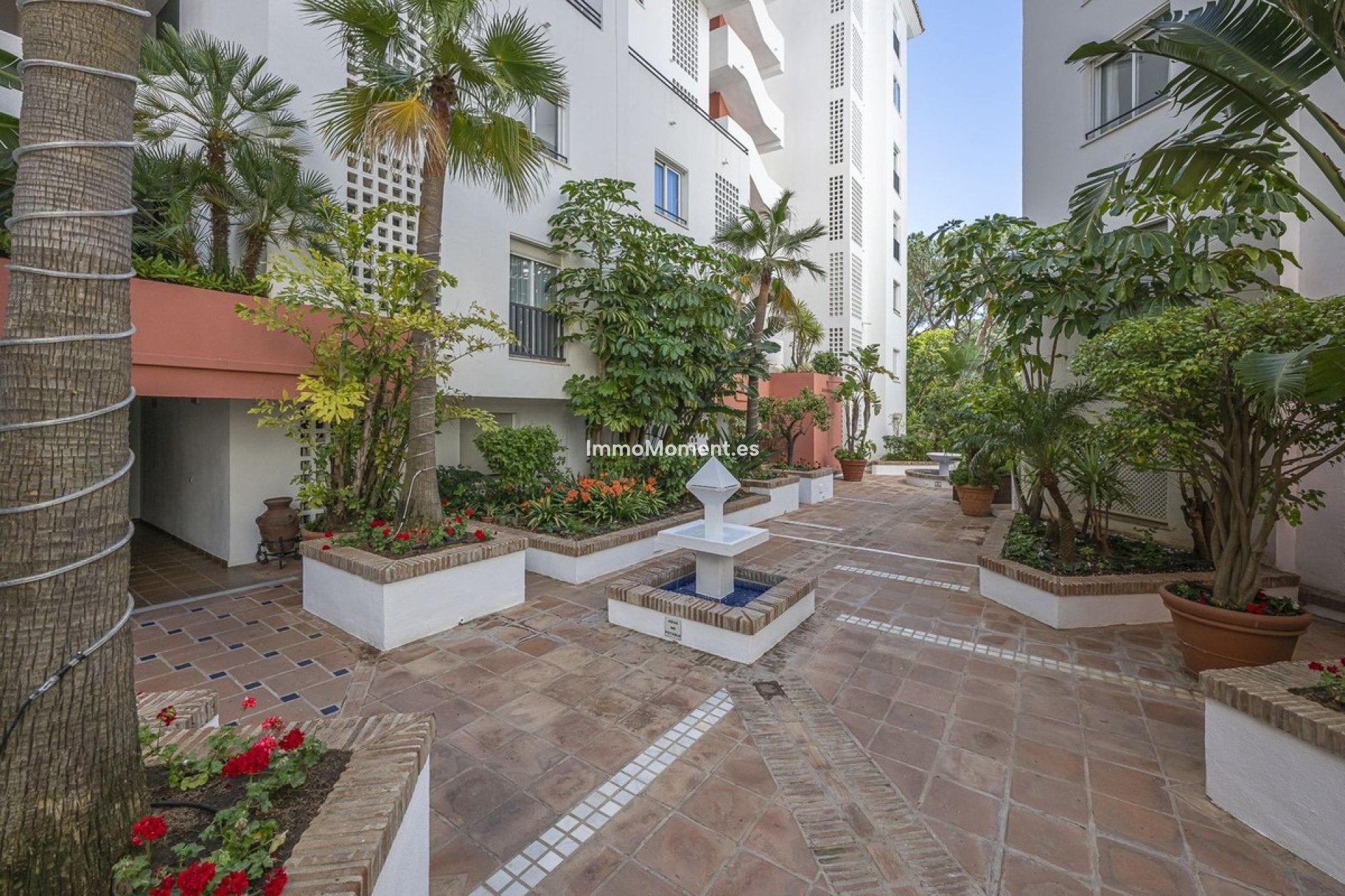 Resale - Apartment - Marbella - Puerto Banús