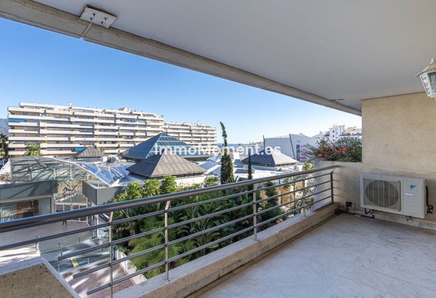 Resale - Apartment - Marbella - Puerto Banús
