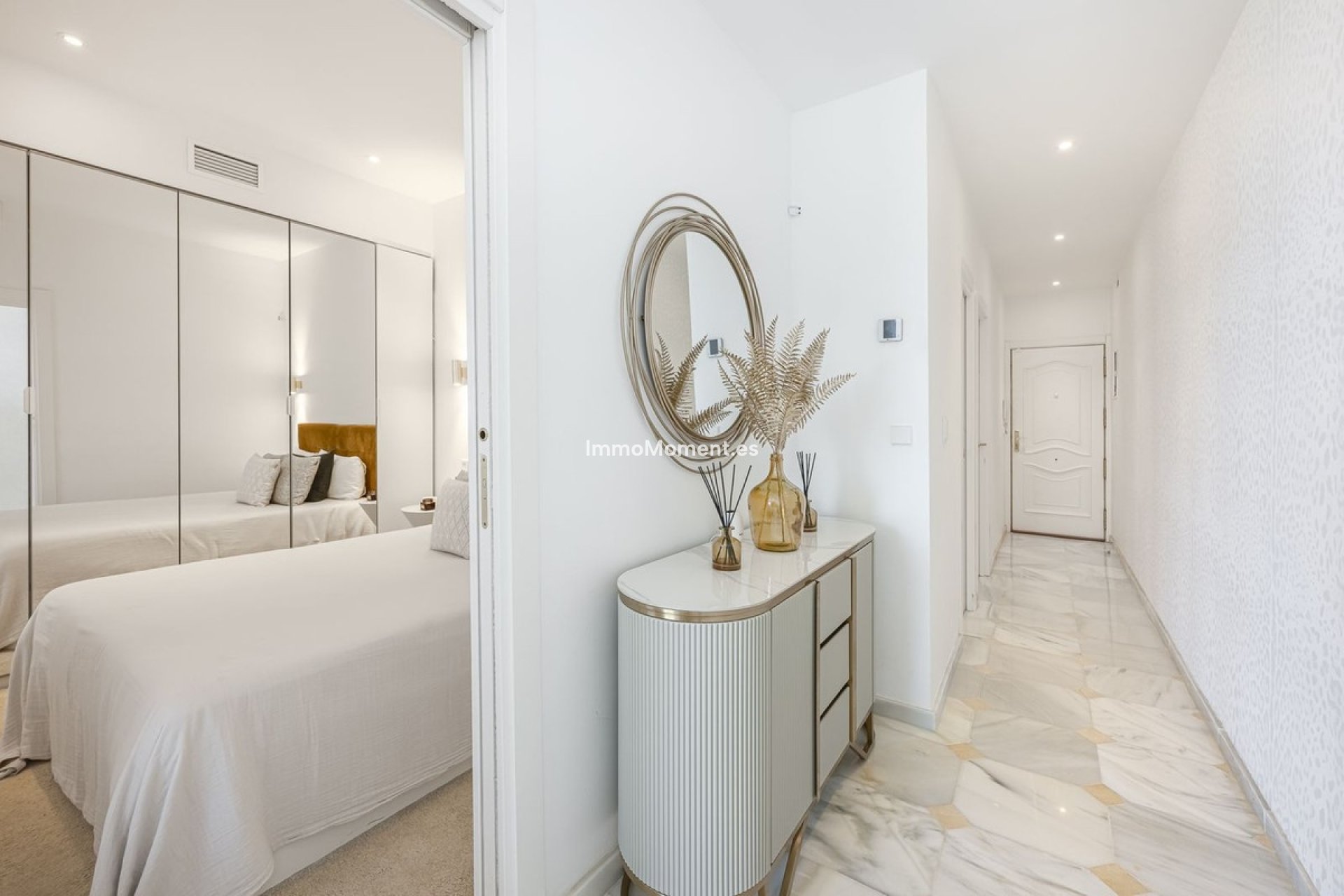 Resale - Apartment - Marbella - Puerto Banús