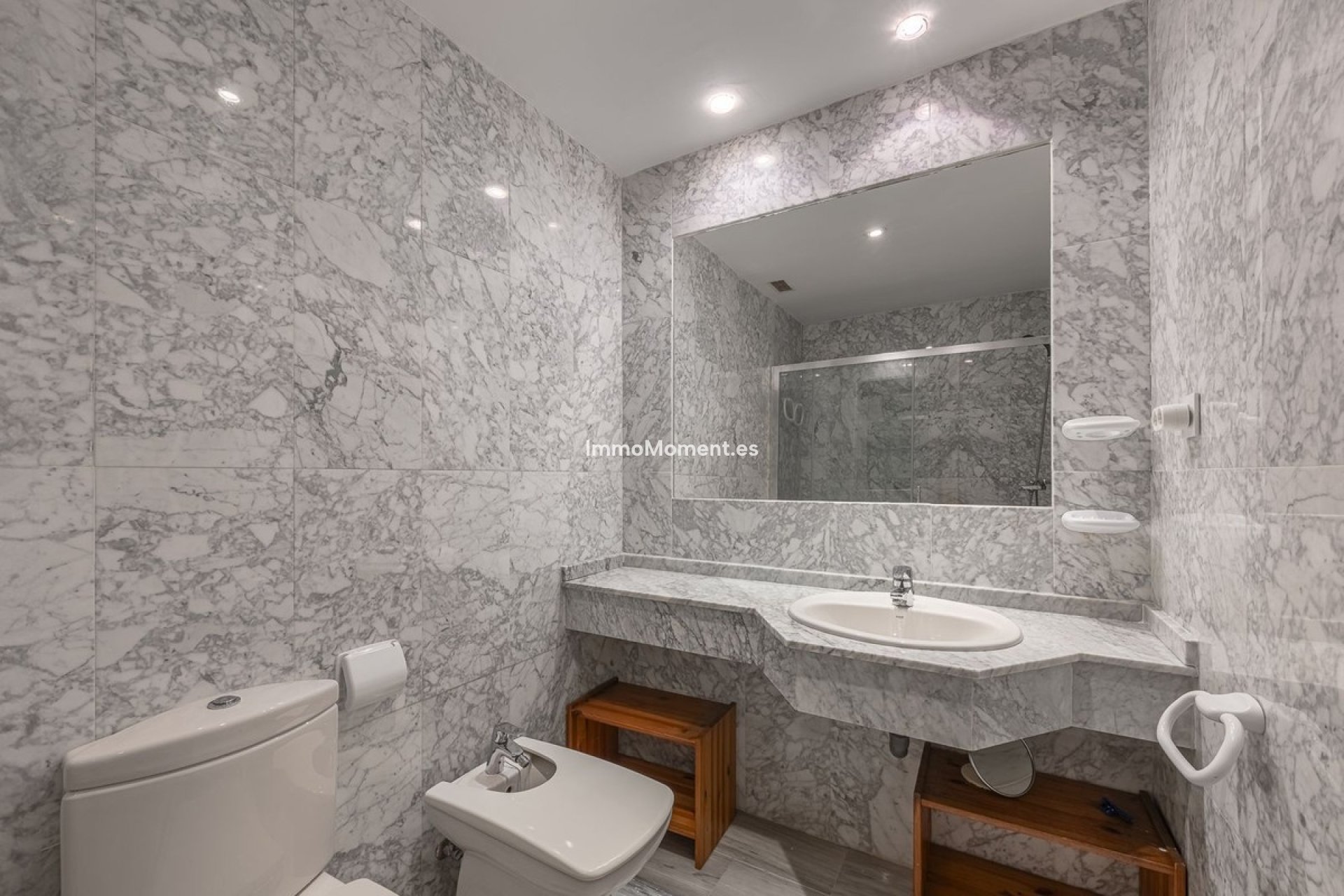 Resale - Apartment - Marbella - Puerto Banús