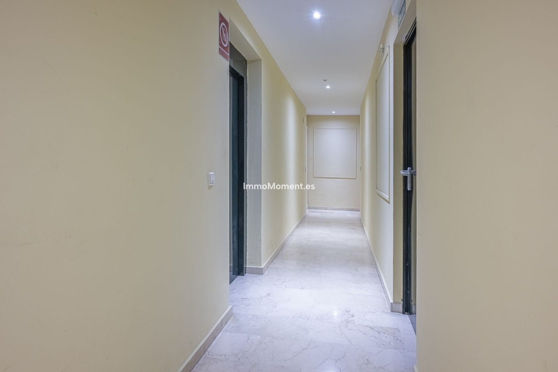 Resale - Apartment - Marbella - Puerto Banús