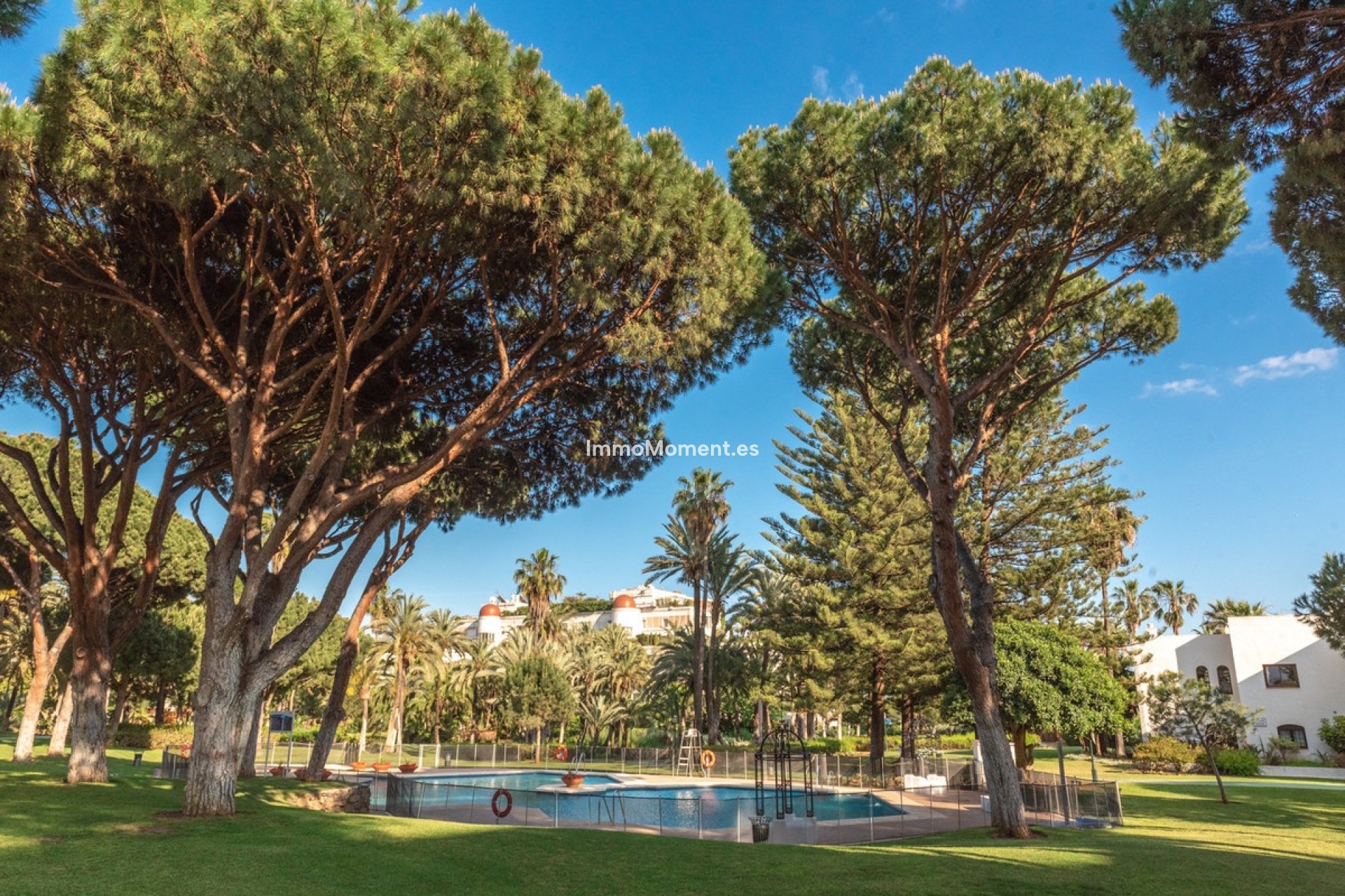 Resale - Apartment - Marbella - Puerto Banús