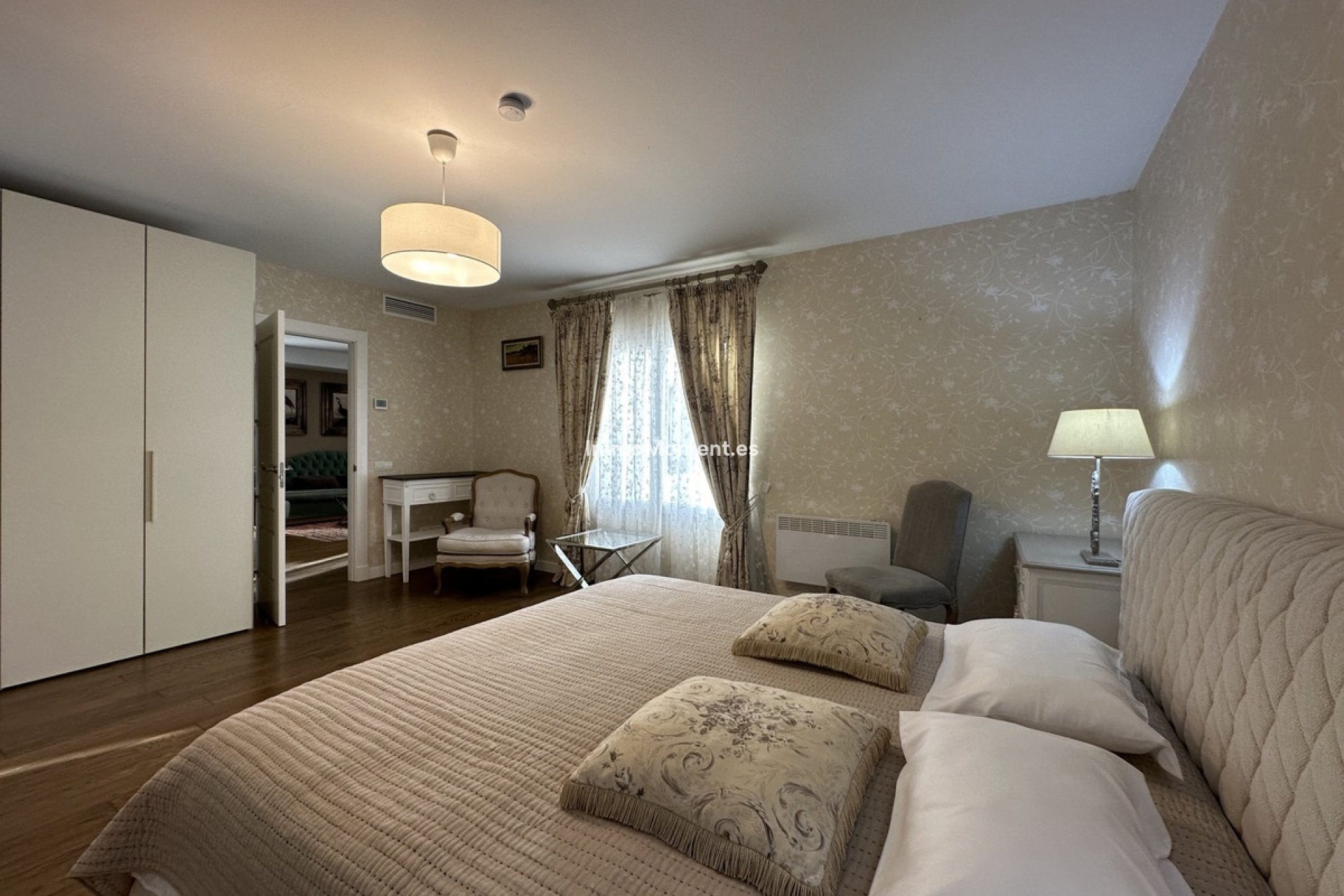 Resale - Apartment - Marbella - Puerto Banús