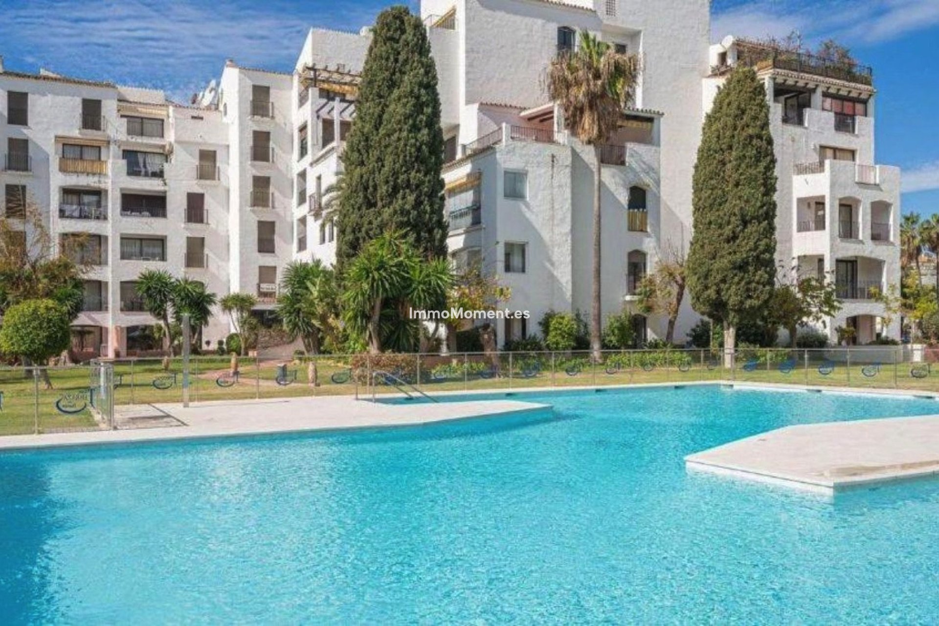 Resale - Apartment - Marbella - Puerto Banús