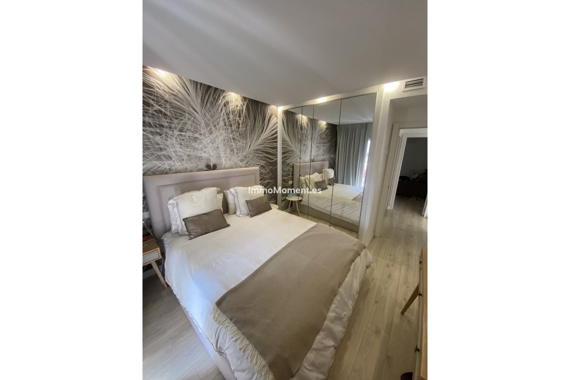 Resale - Apartment - Marbella - Puerto Banús